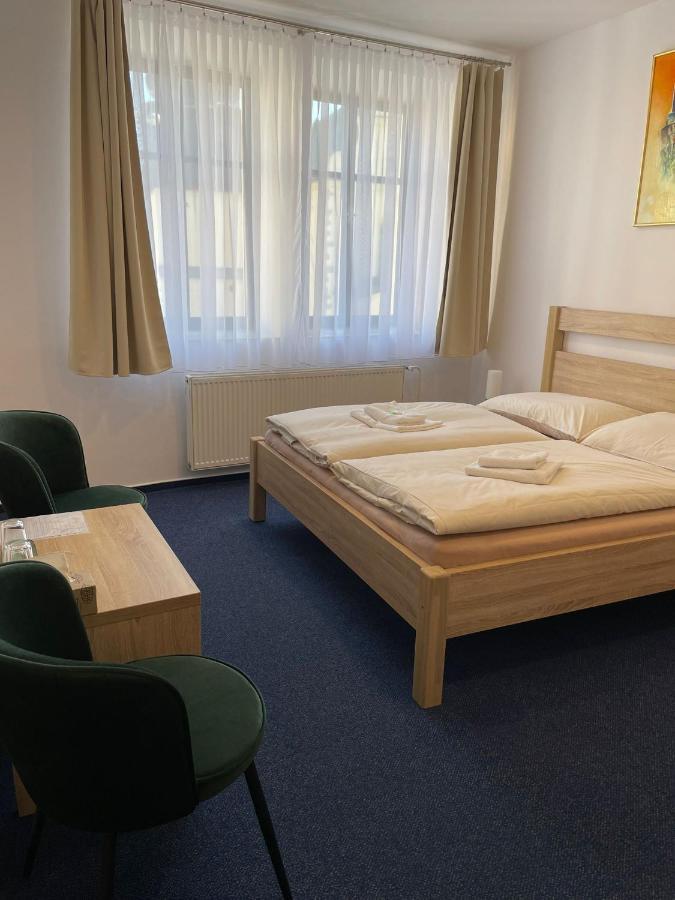 Hotel U Mesta Prahy Nachod Bagian luar foto