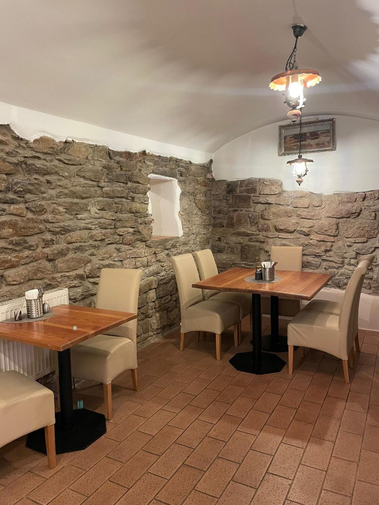 Hotel U Mesta Prahy Nachod Bagian luar foto